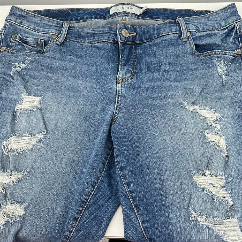 Torrid size 18 distressed frayed hem jeans